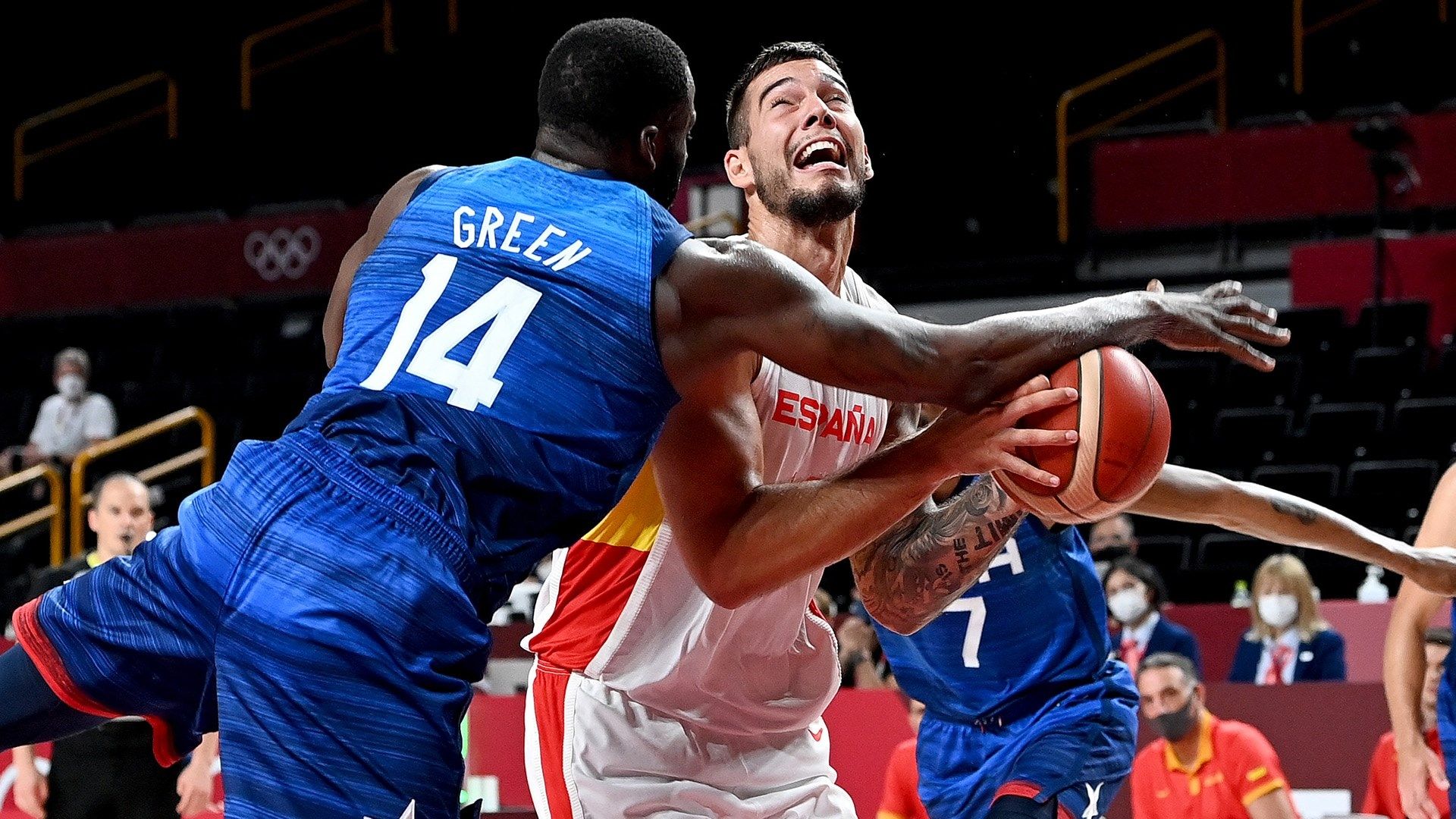 USA finish strong to beat Spain